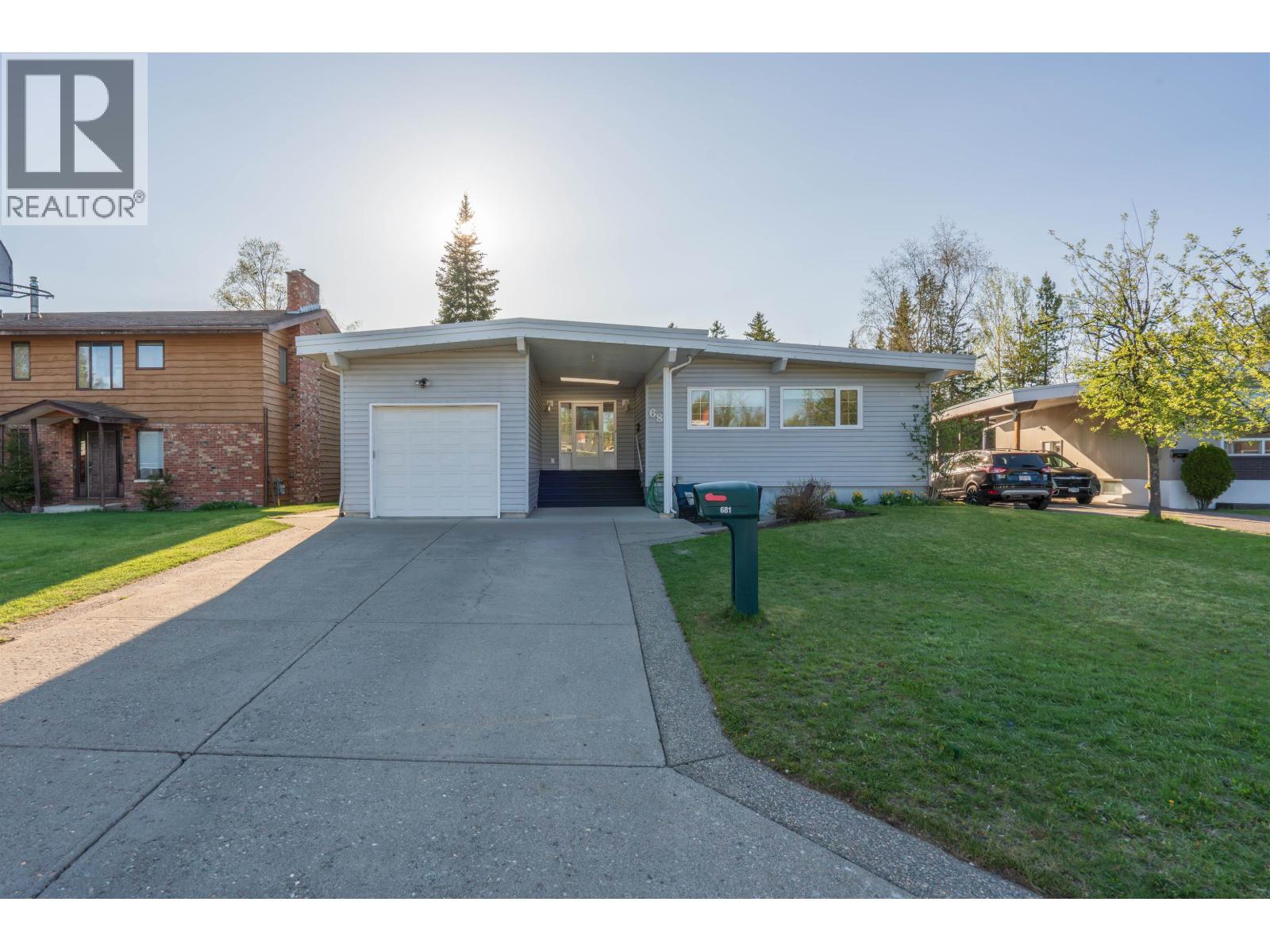 681 TAY CRESCENT - 1