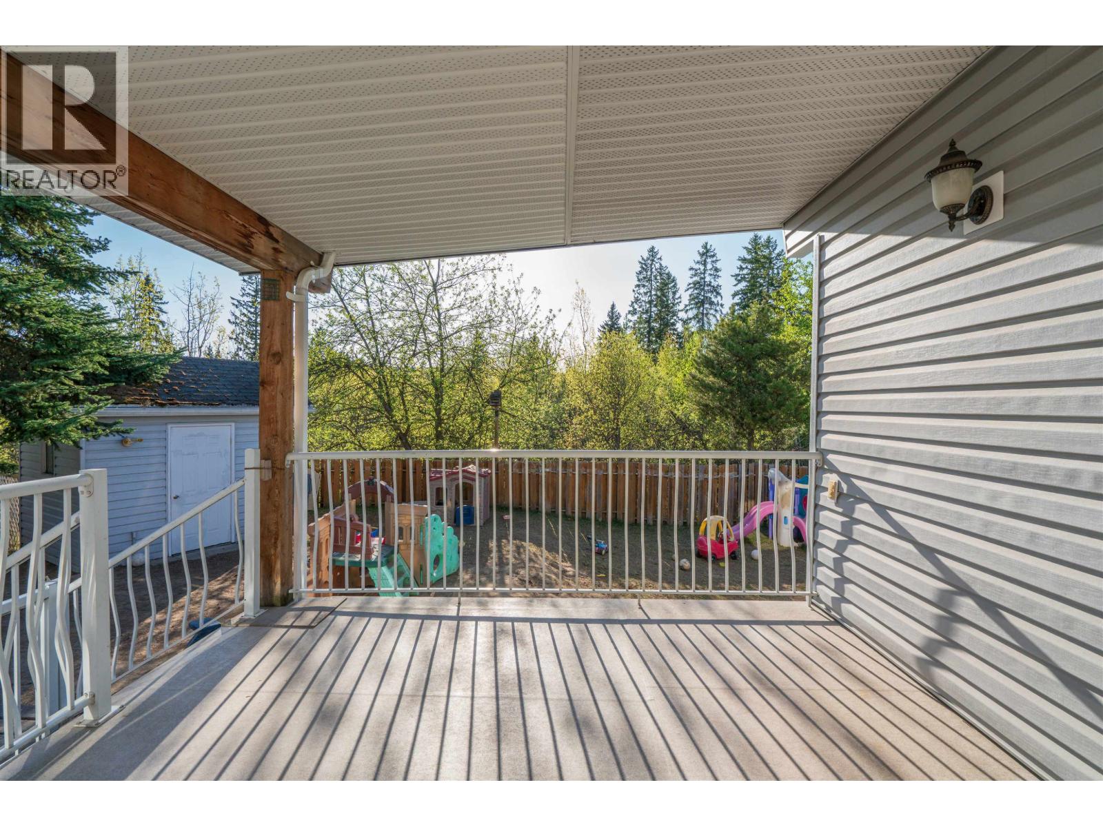 681 TAY CRESCENT - 36
