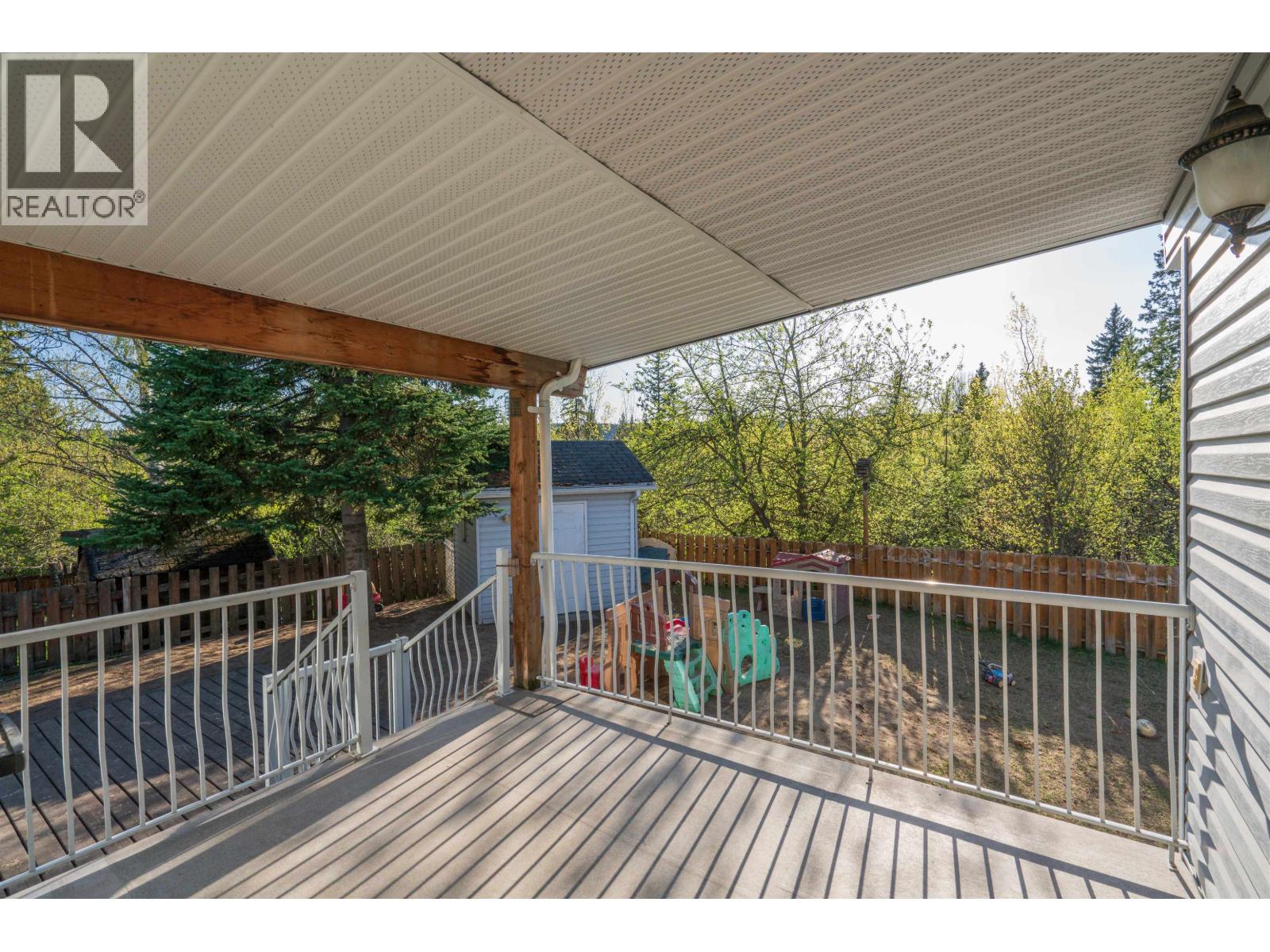681 TAY CRESCENT - 35