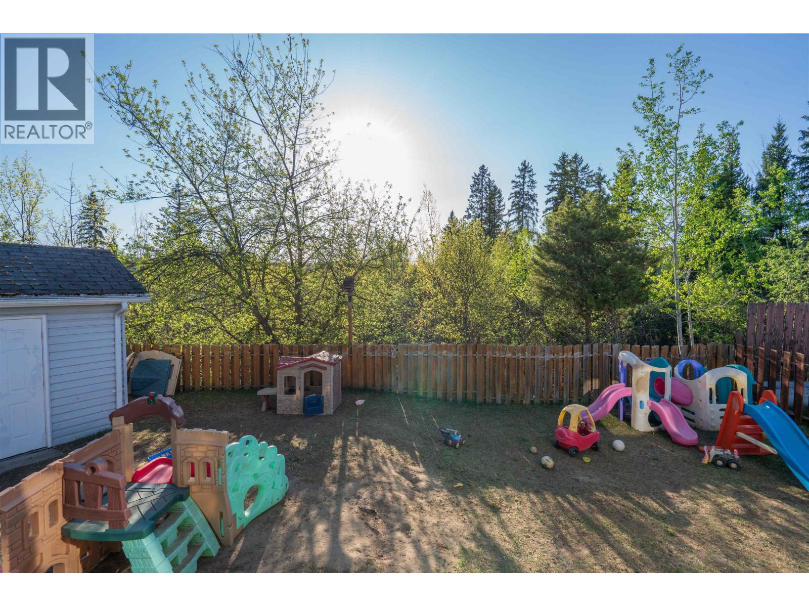 681 TAY CRESCENT - 34