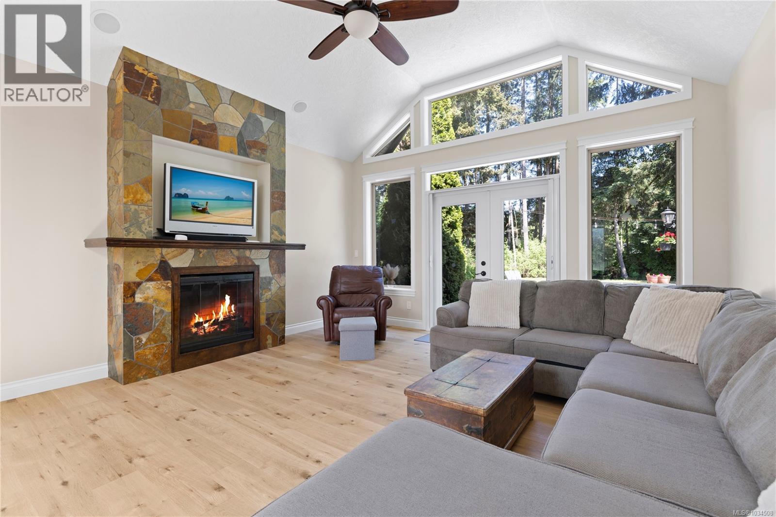 1635 Stone Lake Dr, Nanoose Bay