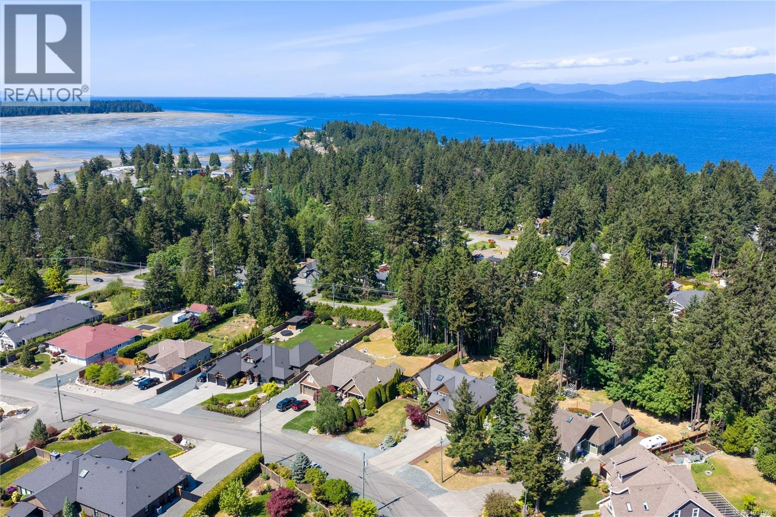 1635 Stone Lake Dr, Nanoose Bay