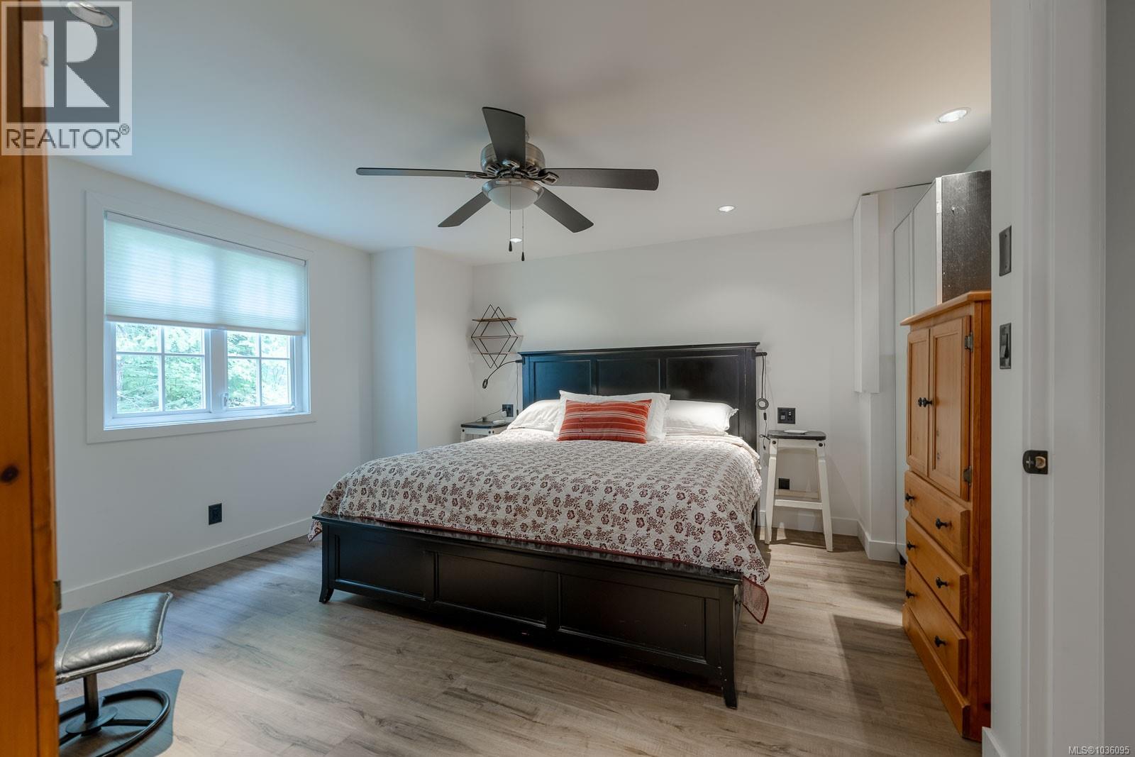 #25 10325 Lakeshore Rd - 26