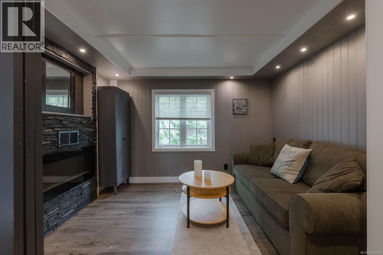 #25 10325 Lakeshore Rd - 20