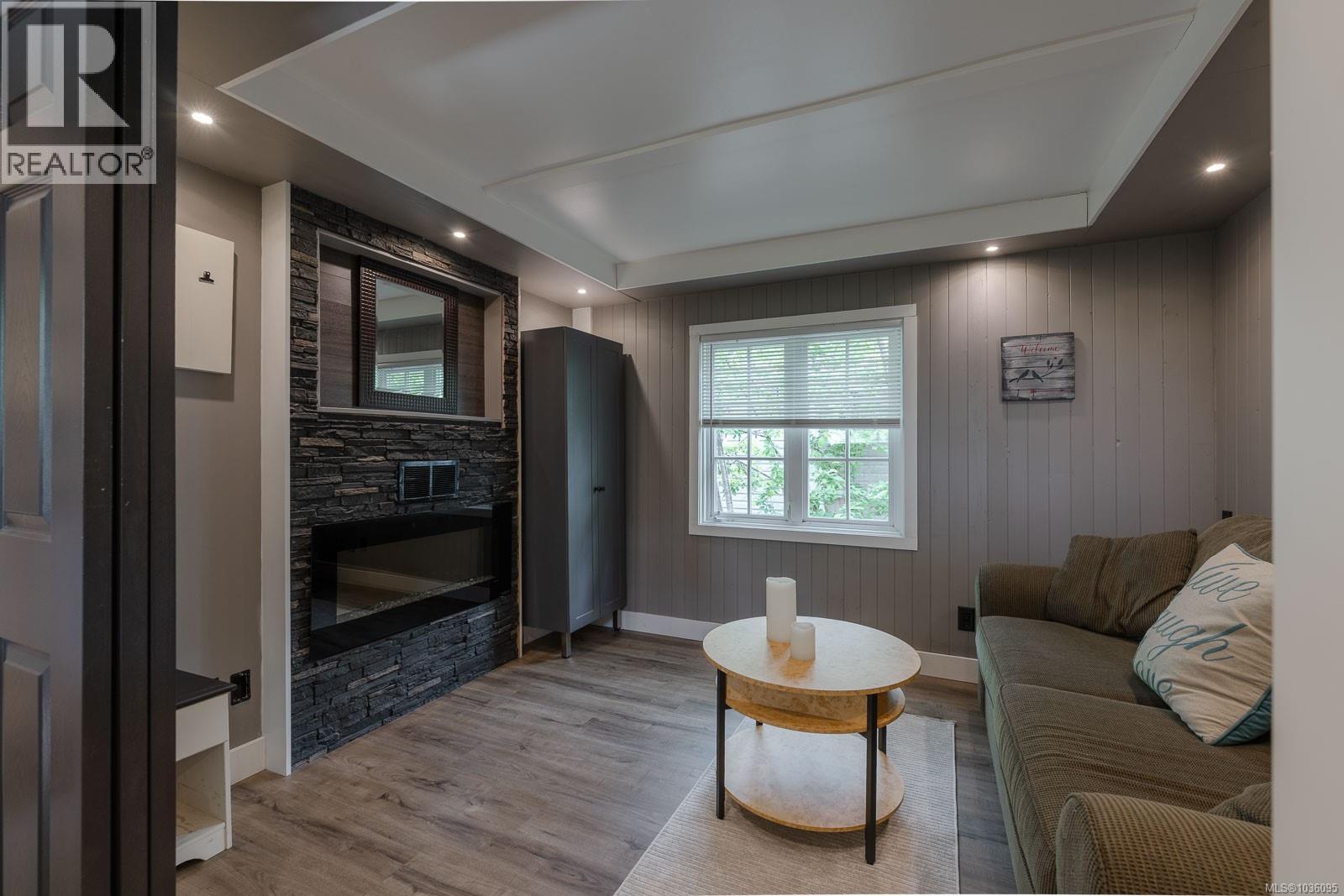 #25 10325 Lakeshore Rd - 19