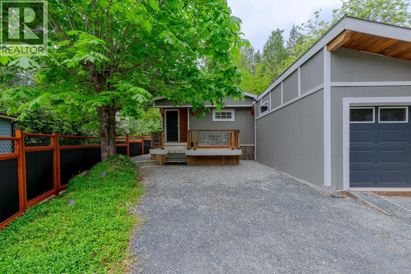 #25 10325 Lakeshore Rd - 32