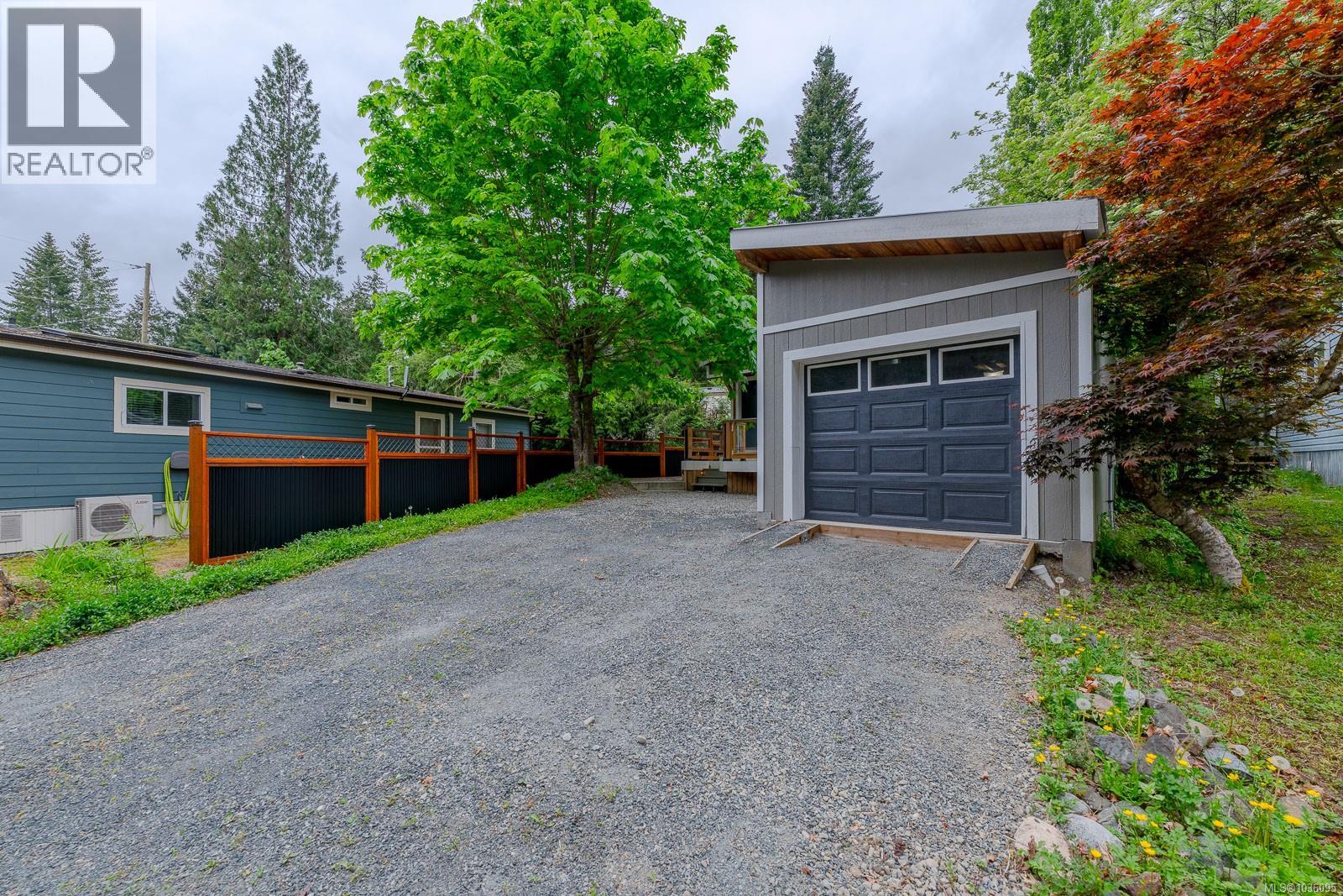 #25 10325 Lakeshore Rd - 31