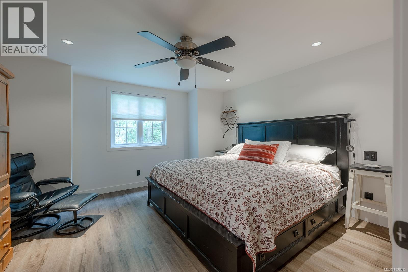 #25 10325 Lakeshore Rd - 24