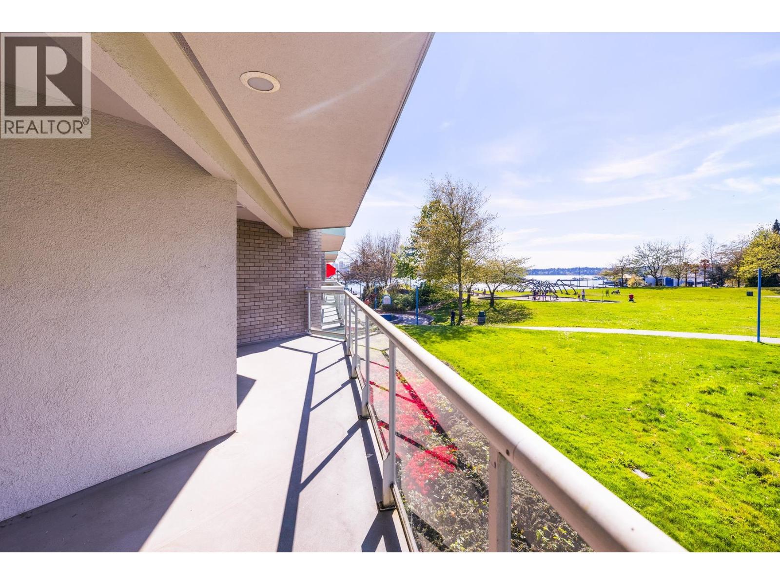 1206 33 CHESTERFIELD PLACE, North Vancouver