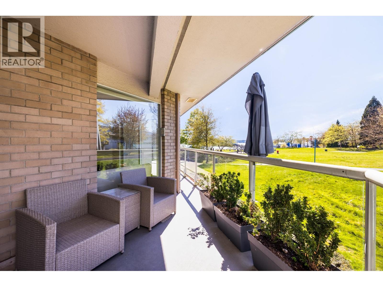 1206 33 CHESTERFIELD PLACE, North Vancouver