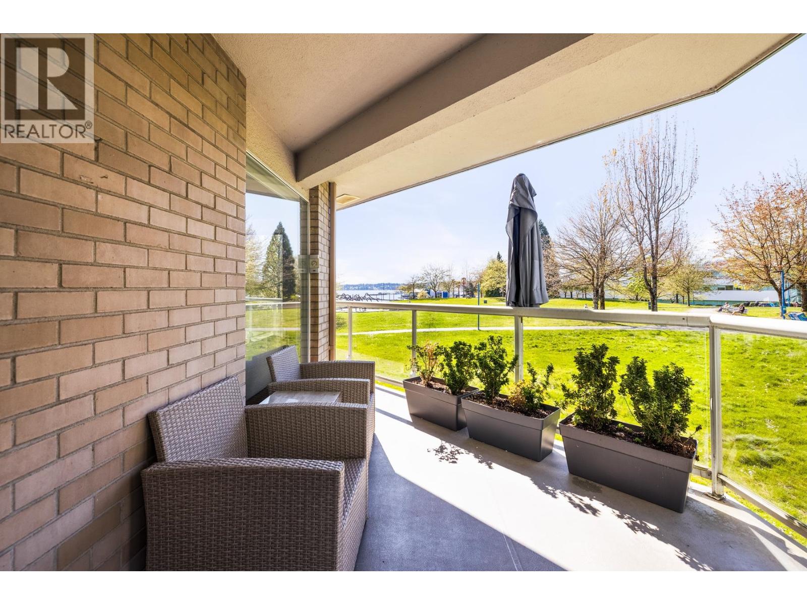 1206 33 CHESTERFIELD PLACE, North Vancouver