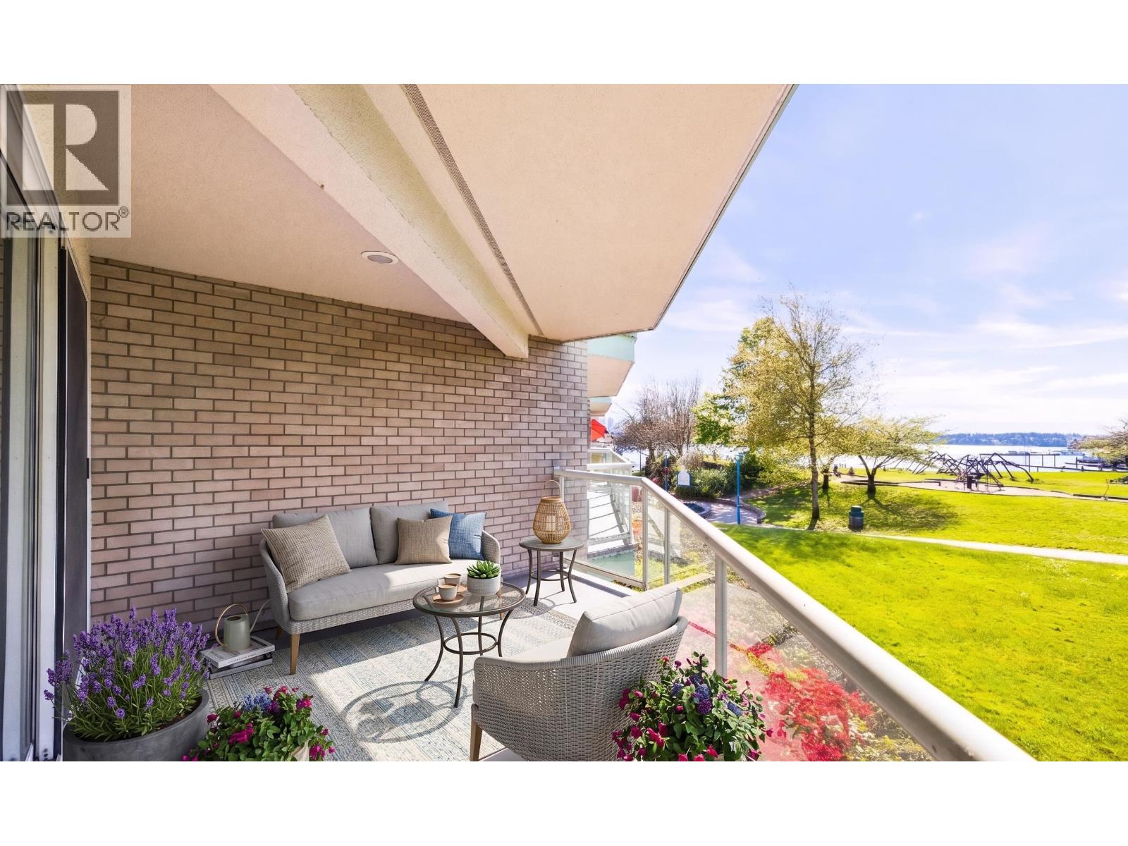 1206 33 CHESTERFIELD PLACE, North Vancouver