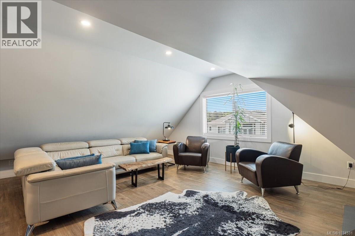 136 Golden Oaks Cres - 18