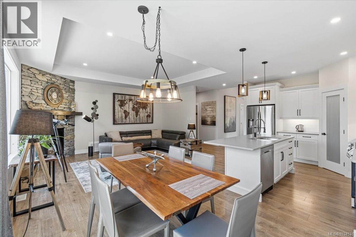 136 Golden Oaks Cres - 4