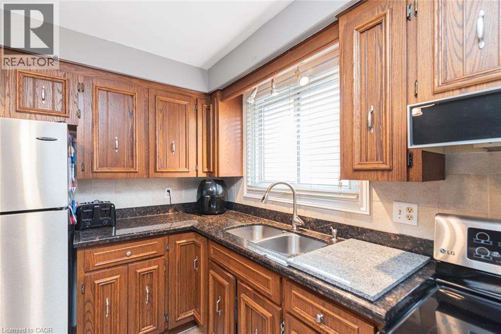 366 BERKINDALE Drive - 11
