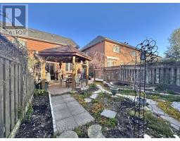 1104 Carding Mill Place, Mississauga, ON L5W1C4 Photo 41