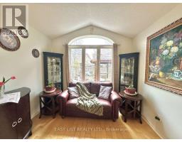 1104 Carding Mill Place, Mississauga, ON L5W1C4 Photo 8