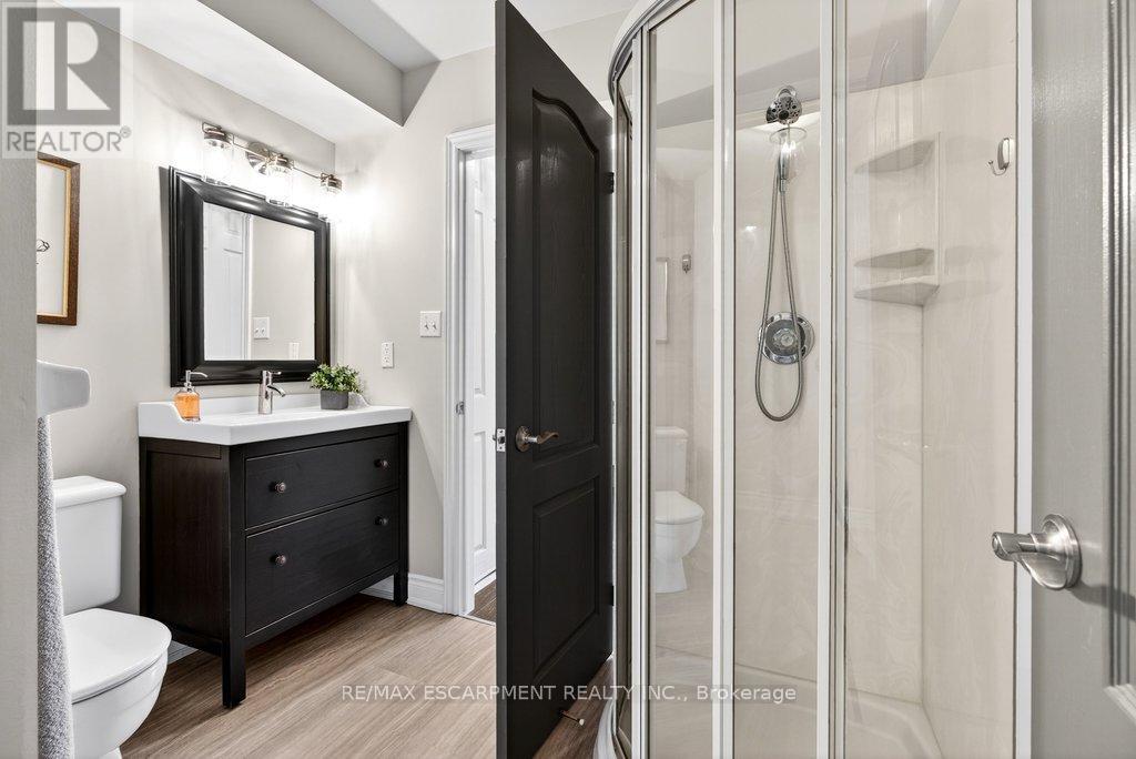 #20 2350 NEW STREET - 19