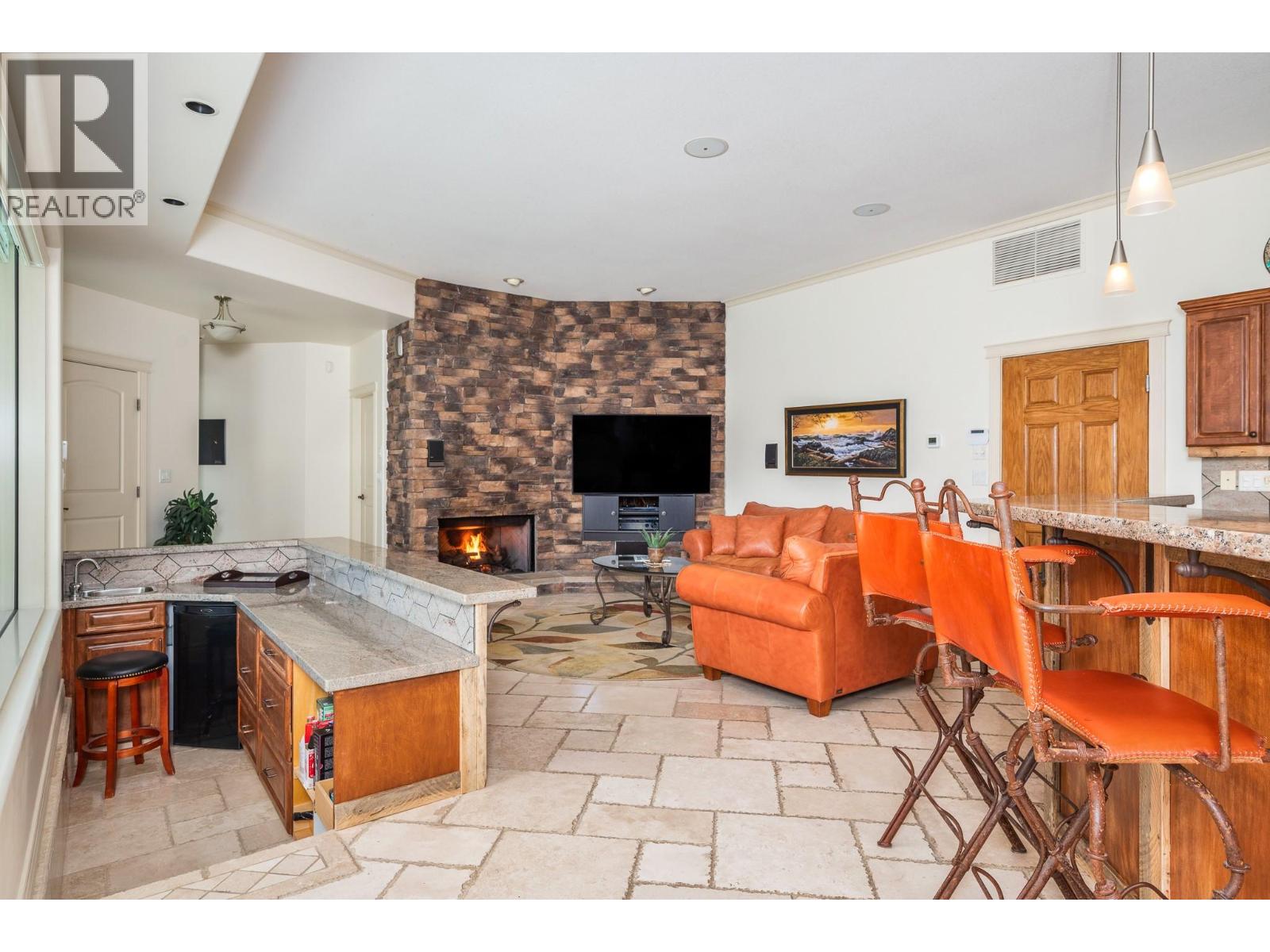 #6 315 Kalamalka Lakeview Drive - 21