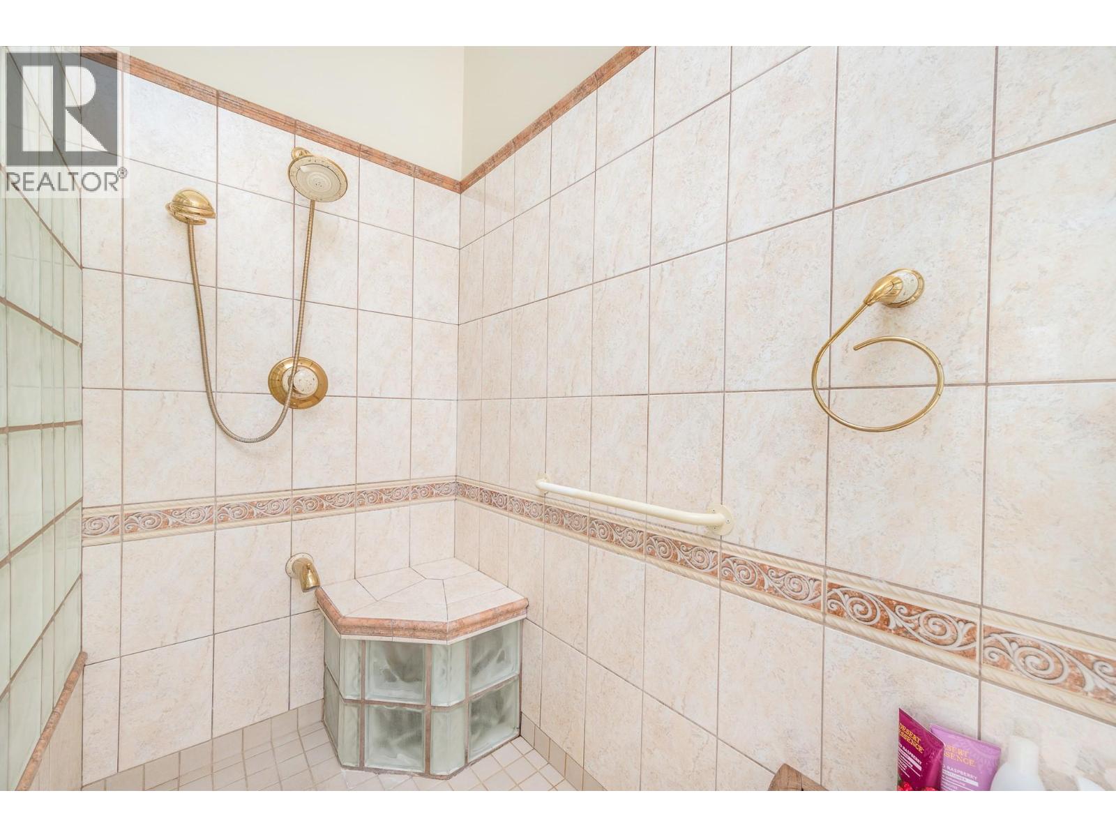 #6 315 Kalamalka Lakeview Drive - 33