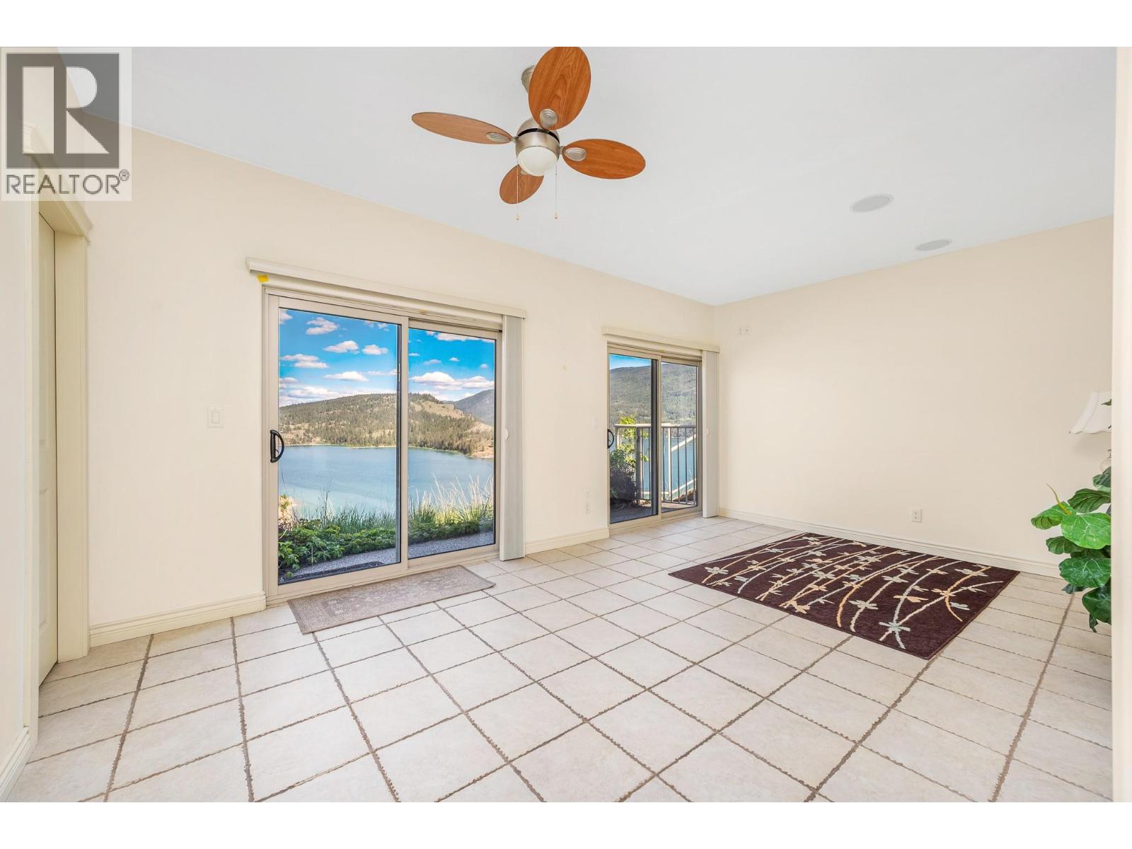 #6 315 Kalamalka Lakeview Drive - 41