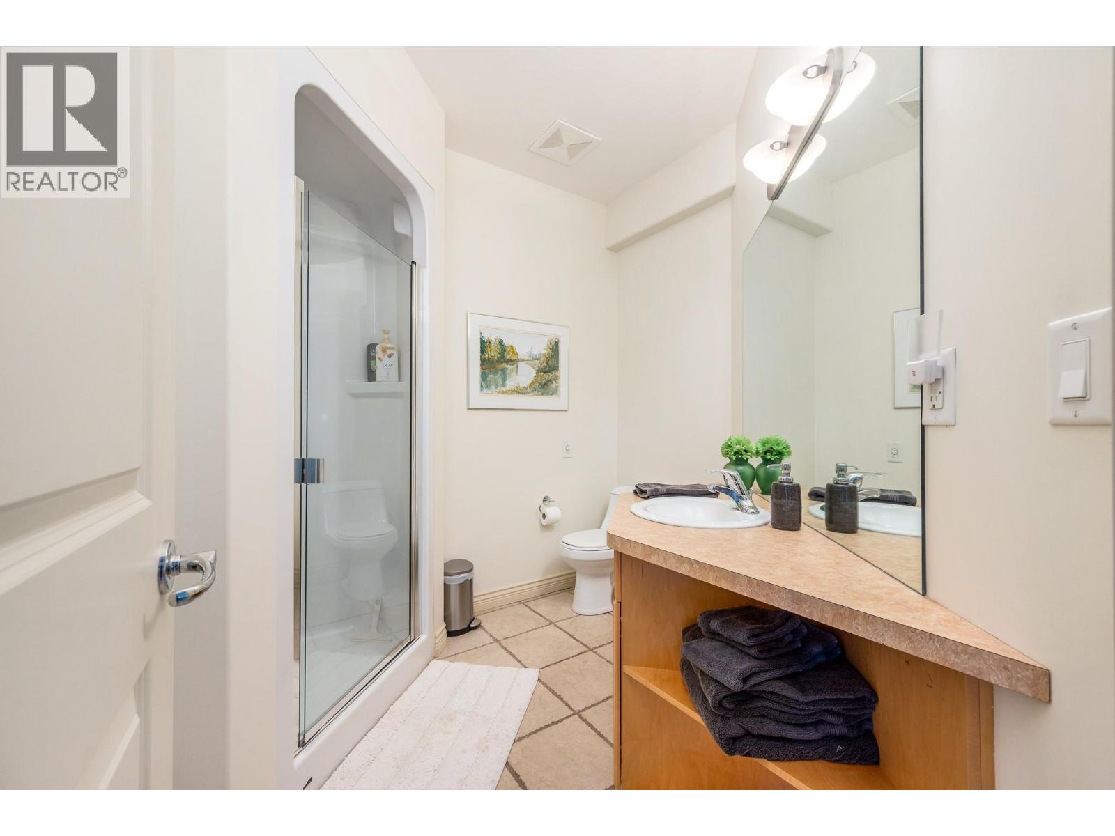 #6 315 Kalamalka Lakeview Drive - 44