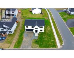 141 Regiment Creek Avenue, photo 2
