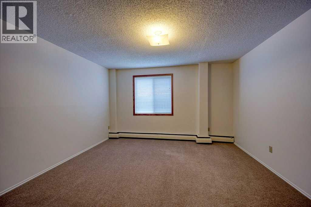 4323 75 Street NW - 16