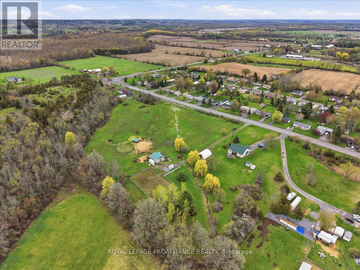 2425 WALLBRIDGE LOYALIST ROAD - 36