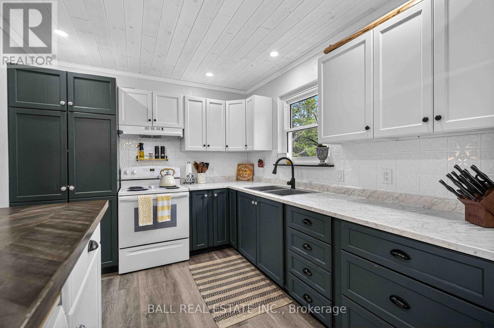 47 DENISON DRIVE - 10