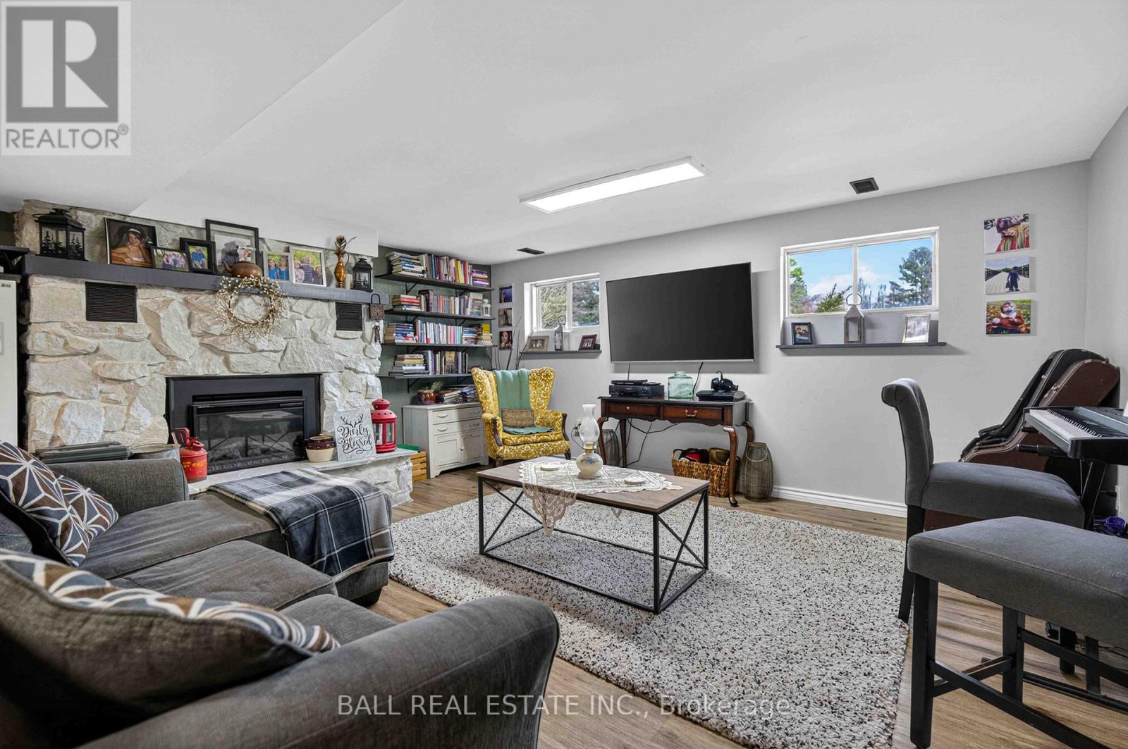 47 DENISON DRIVE - 24