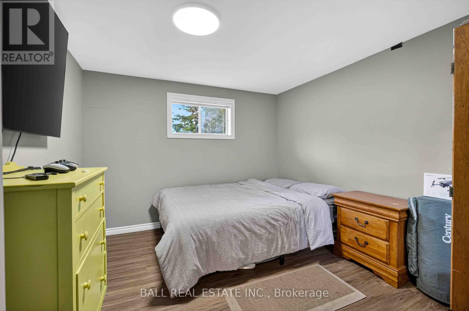 47 DENISON DRIVE - 28