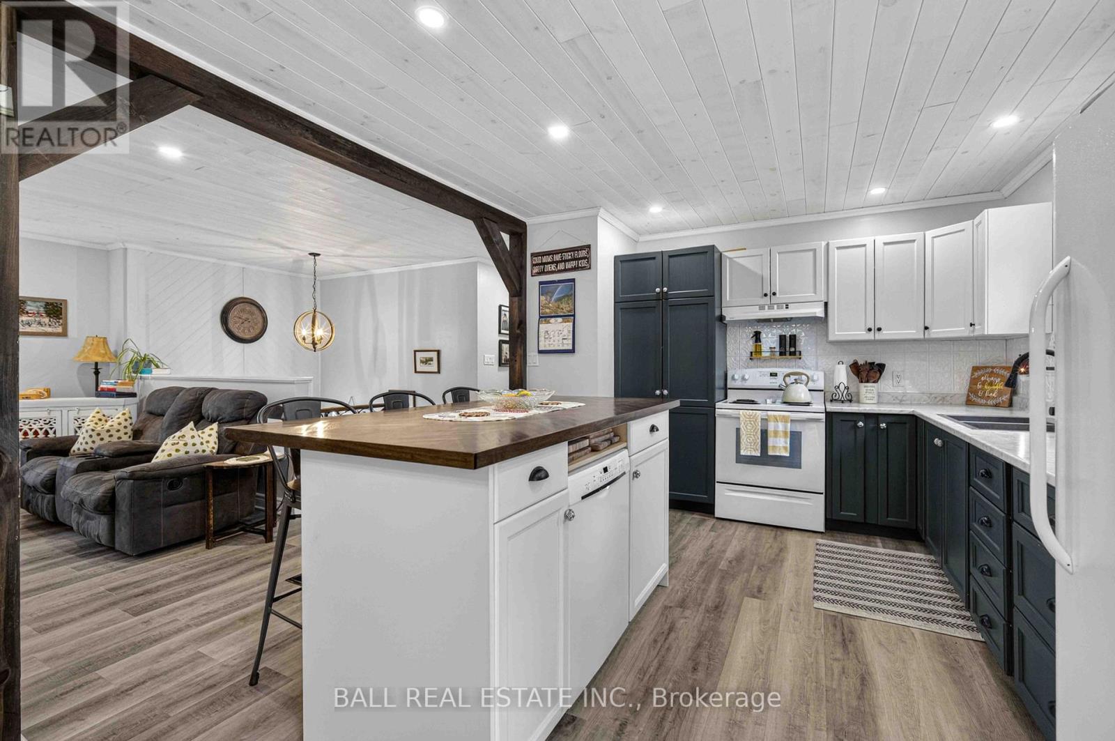 47 DENISON DRIVE - 9