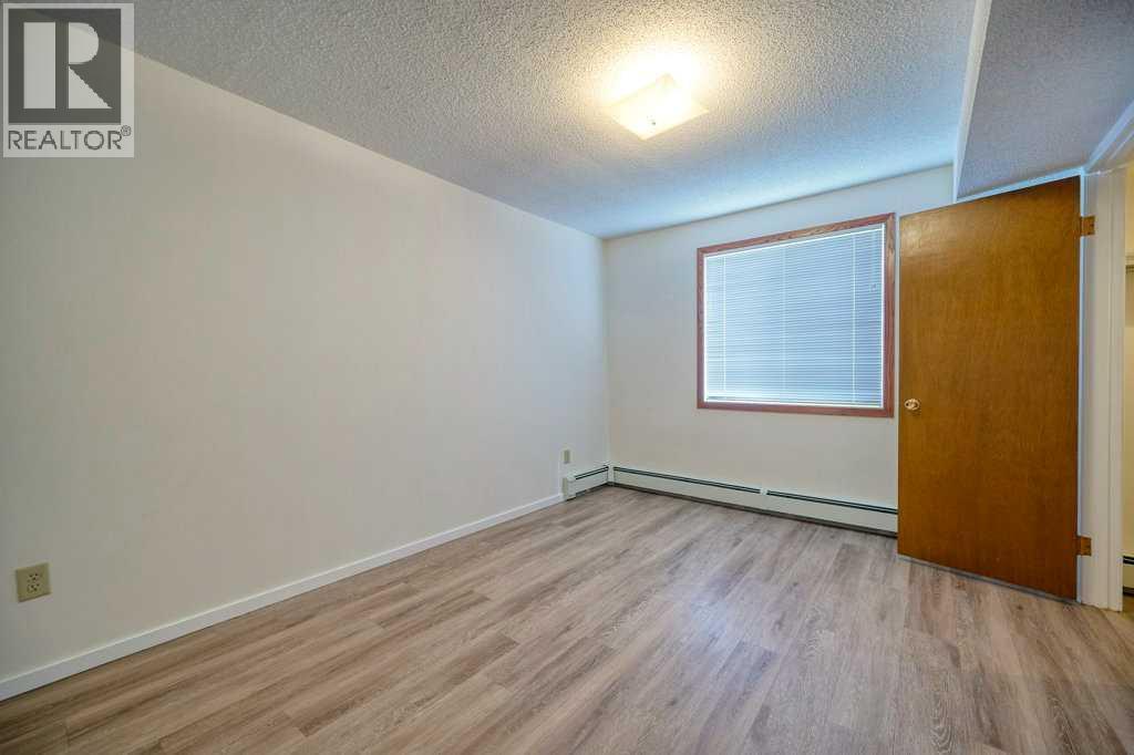 4323 75 Street NW - 15
