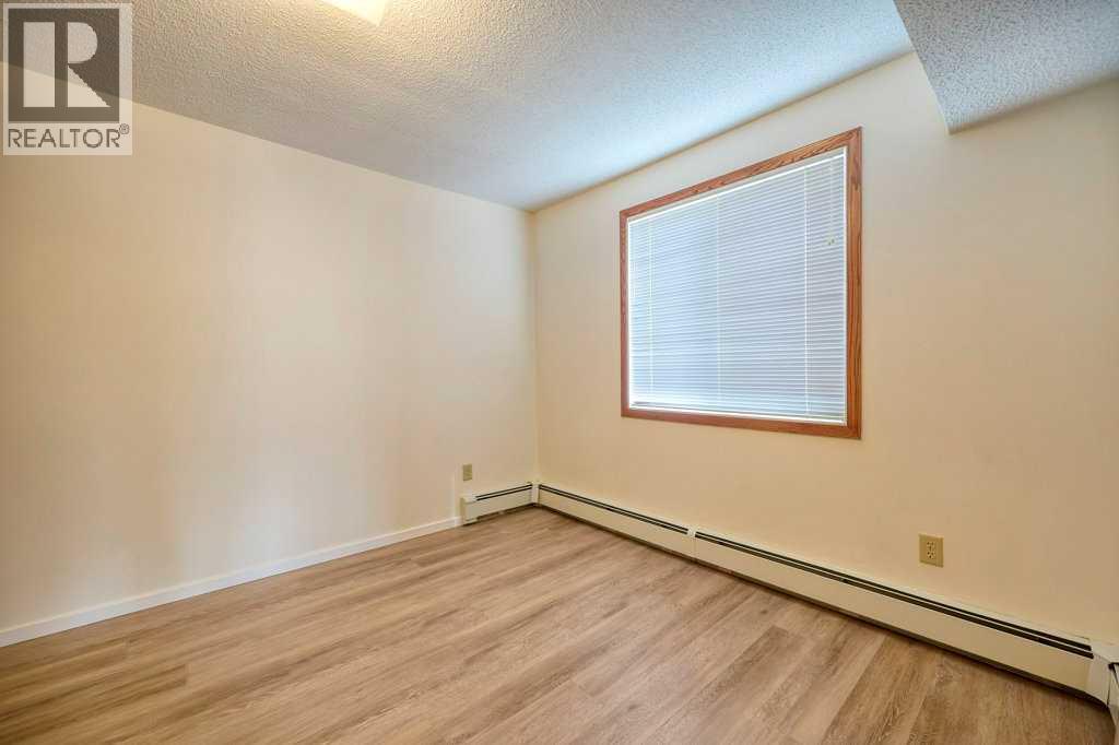 4323 75 Street NW - 14