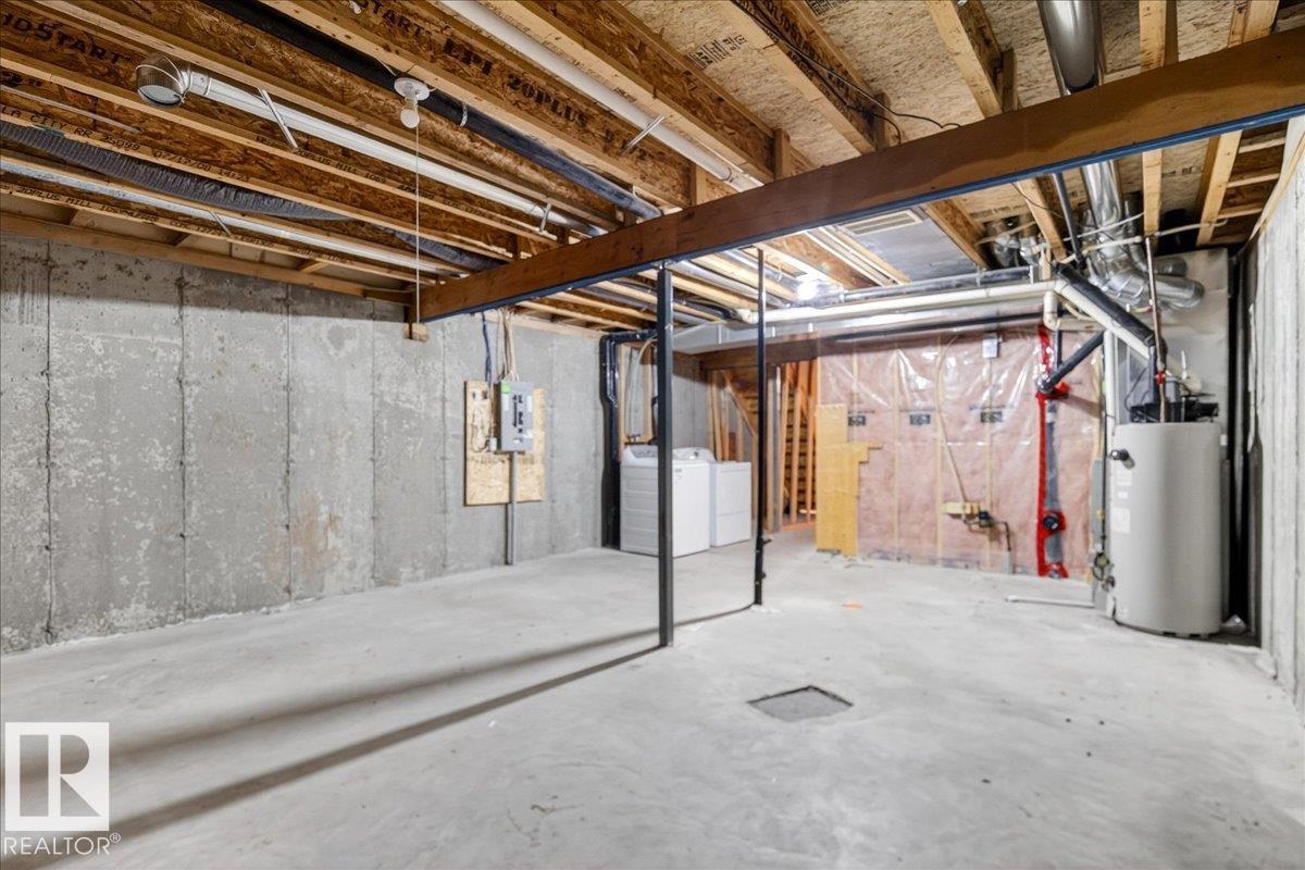 #7 18004 89 ST NW - 35