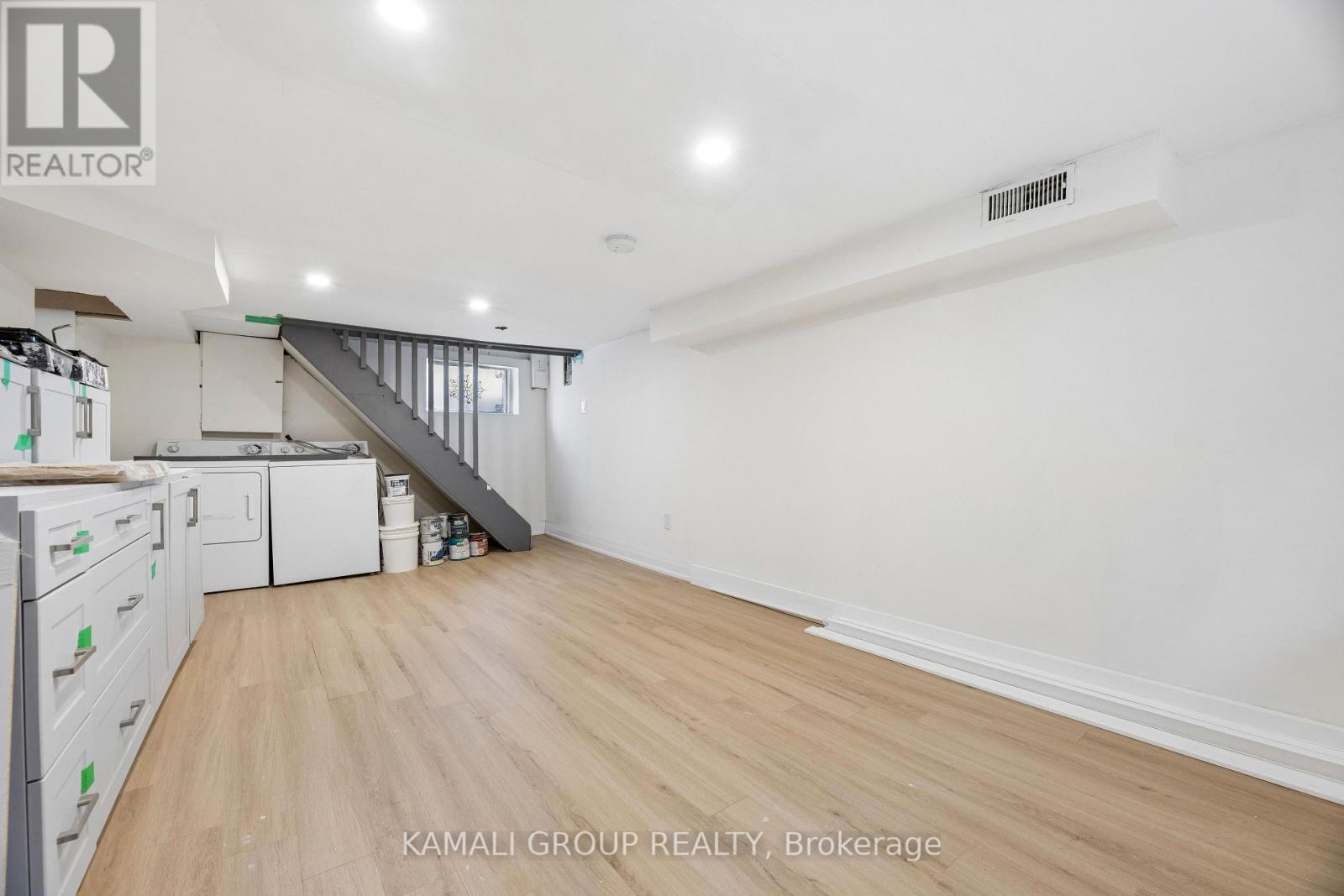 254 BRUCE STREET - 34