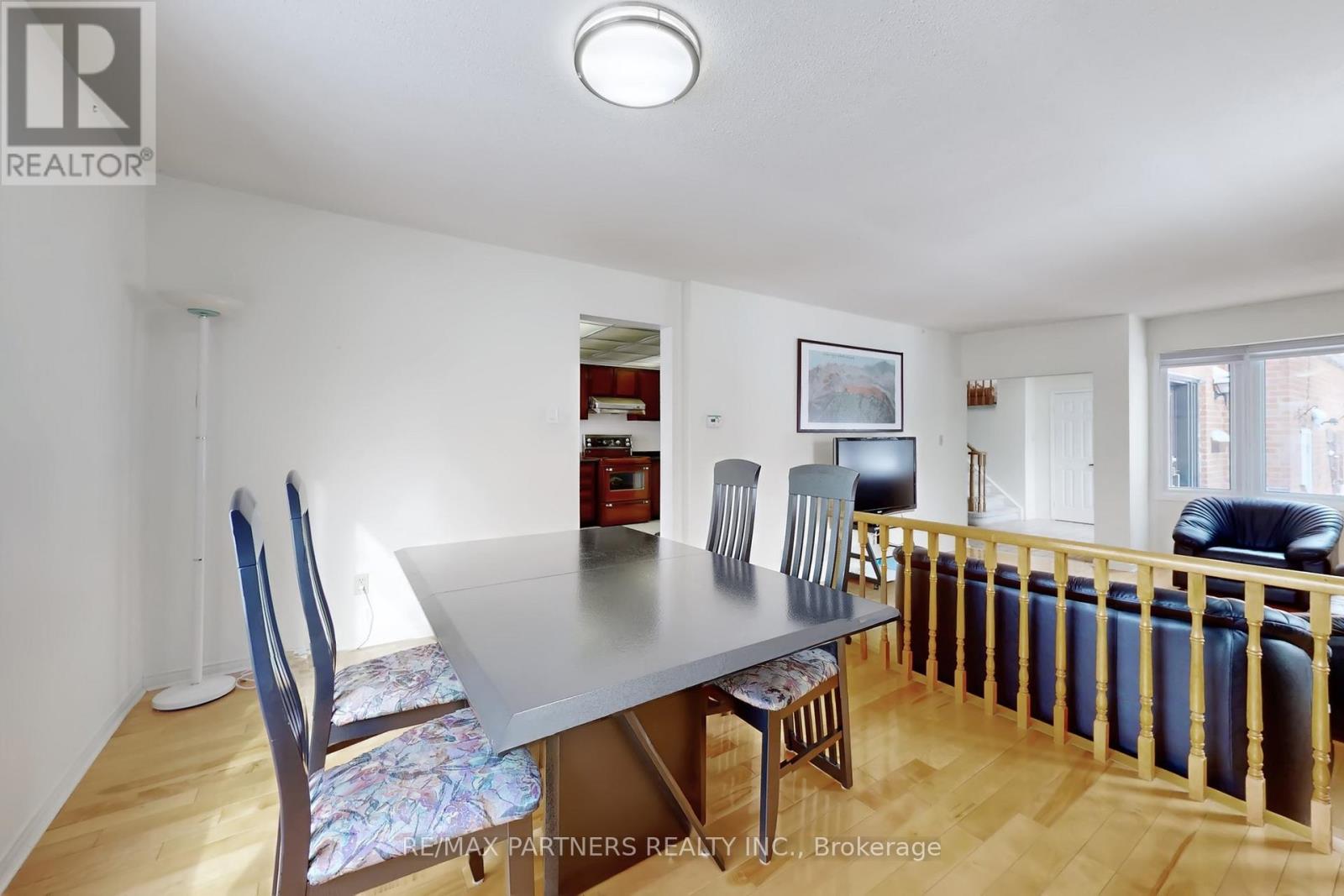 48 COVERDALE CRESCENT - 13