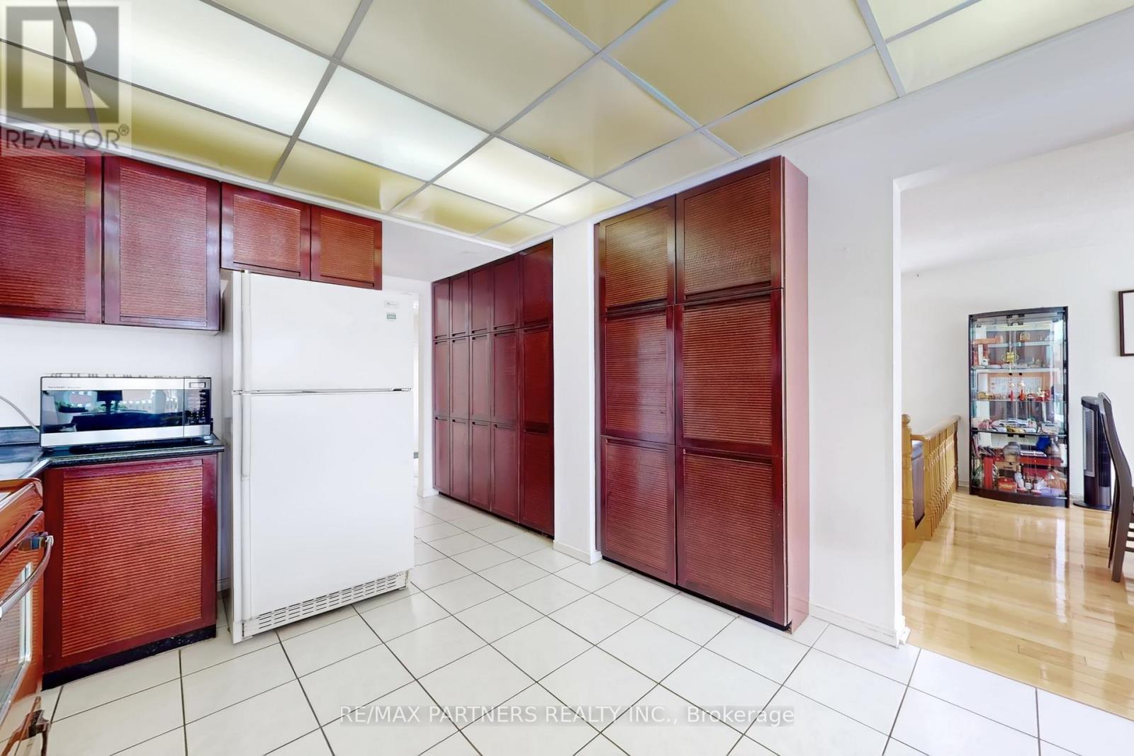 48 COVERDALE CRESCENT - 11