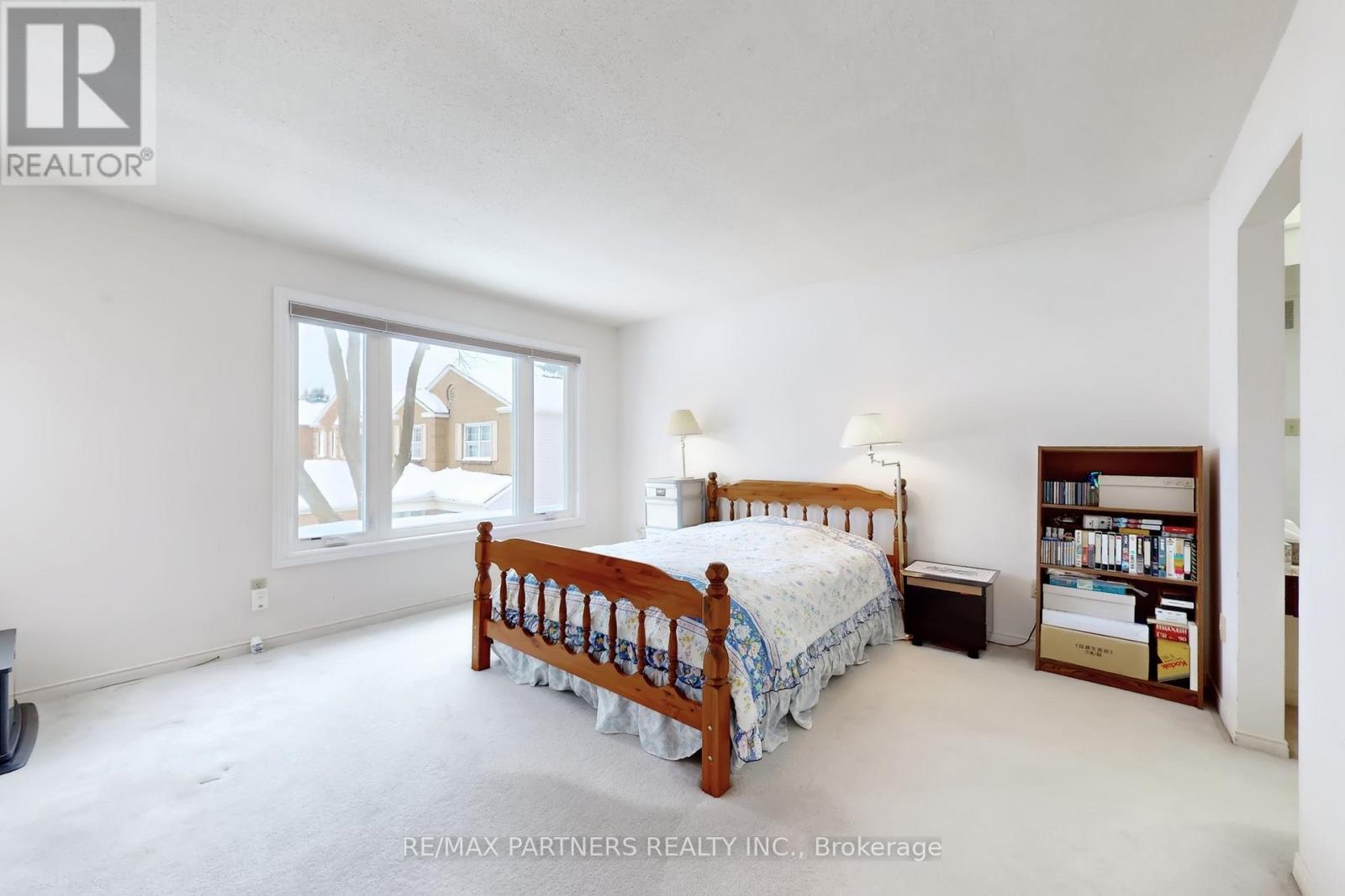 48 COVERDALE CRESCENT - 27