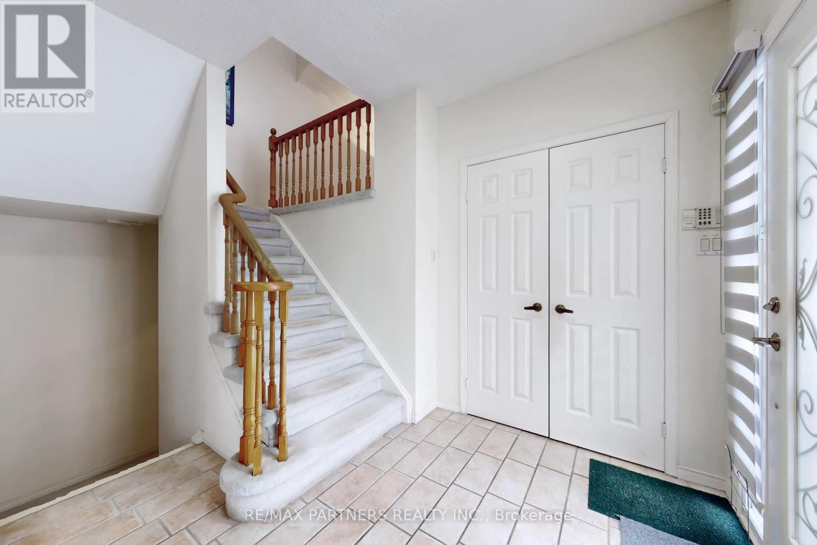 48 COVERDALE CRESCENT - 36