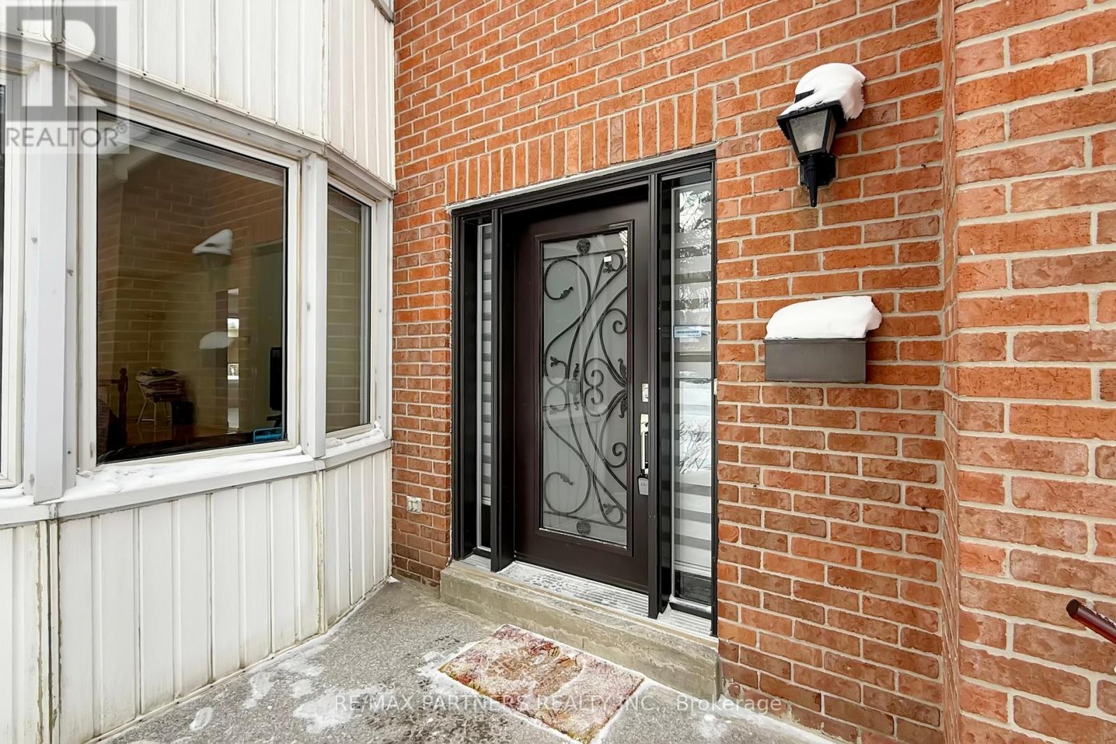 48 COVERDALE CRESCENT - 7