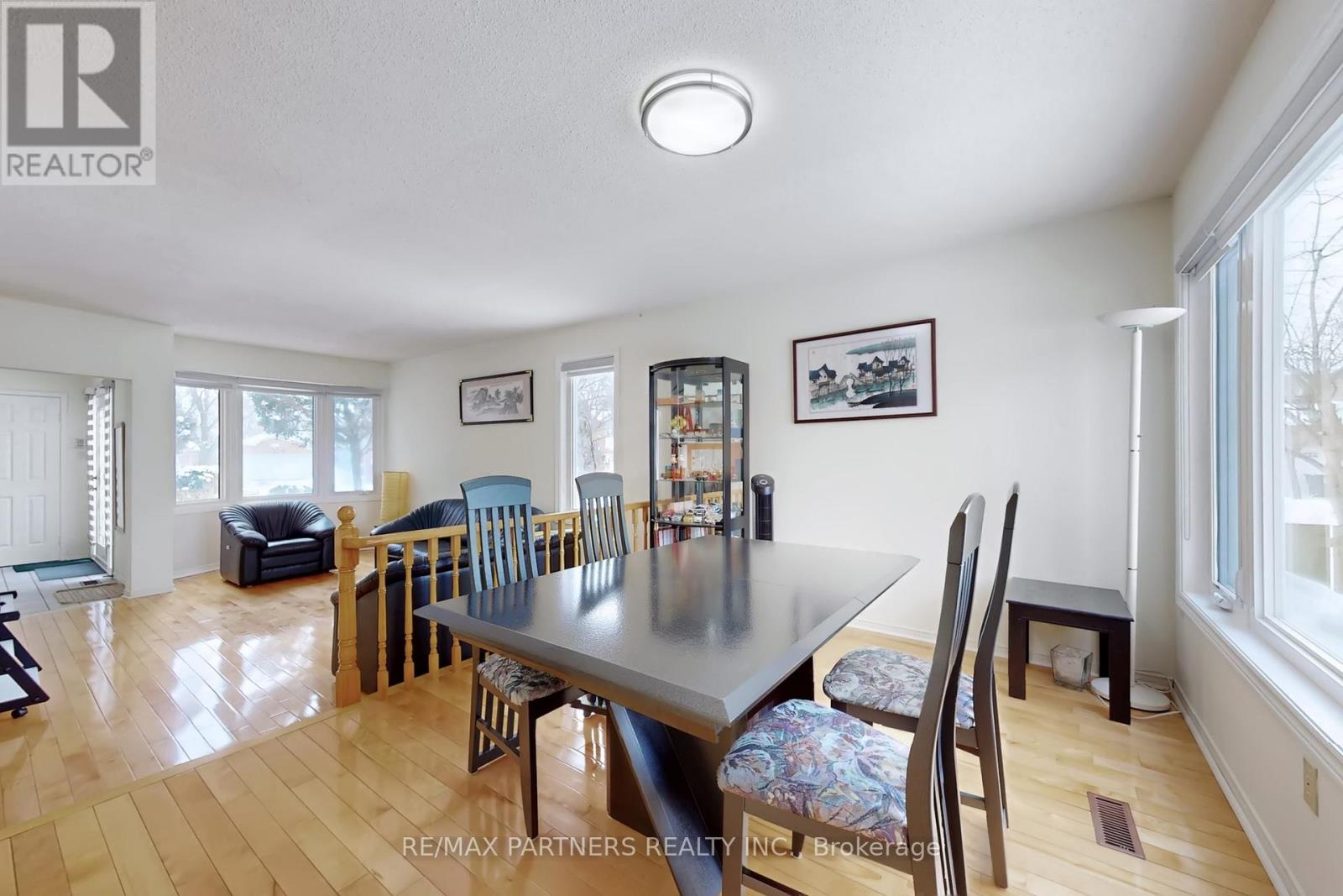 48 COVERDALE CRESCENT - 14