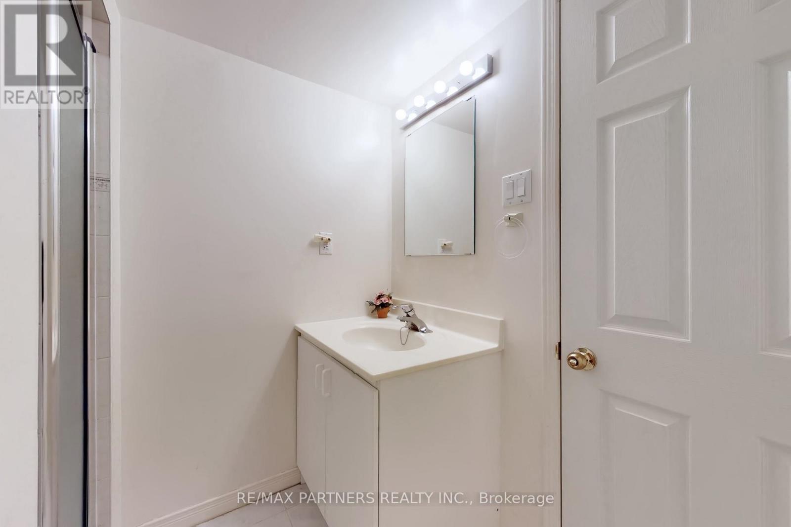48 COVERDALE CRESCENT - 18