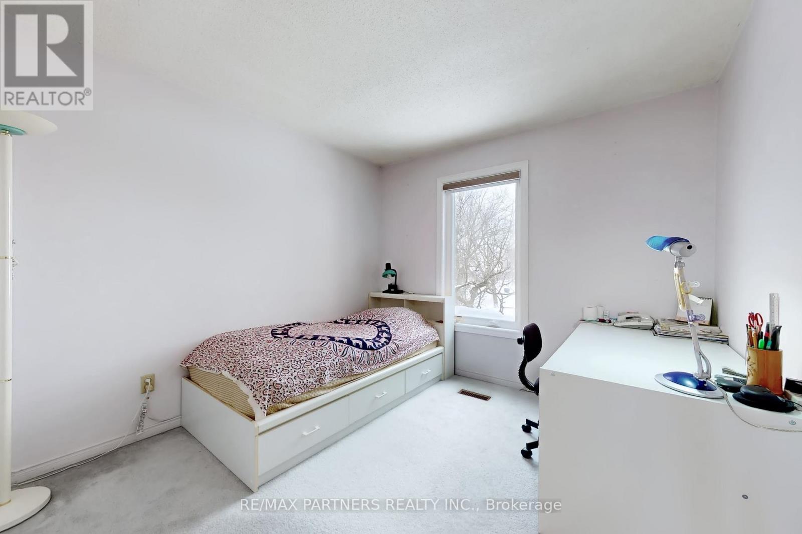 48 COVERDALE CRESCENT - 24