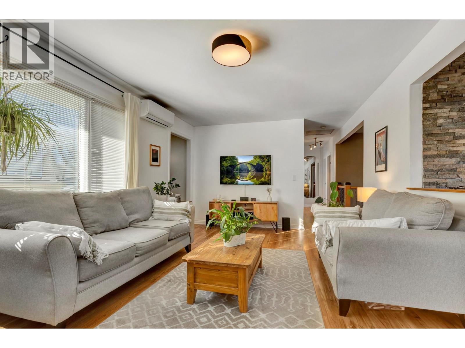 495 White Road - 7
