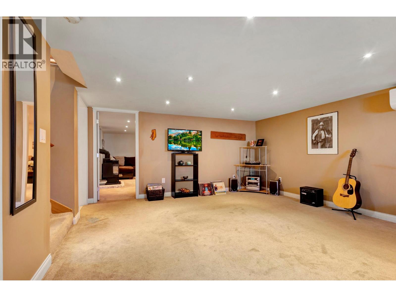 495 White Road - 15