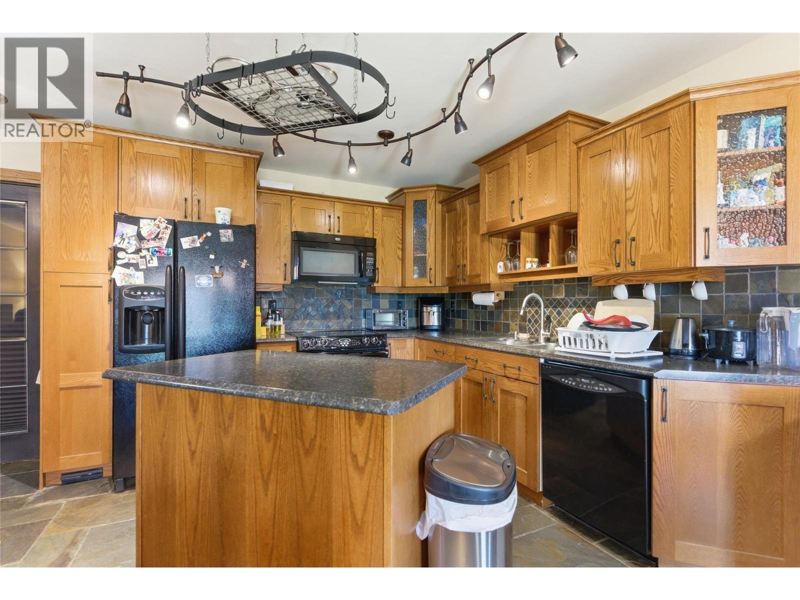 #28 460 DALGLEISH Drive - 3