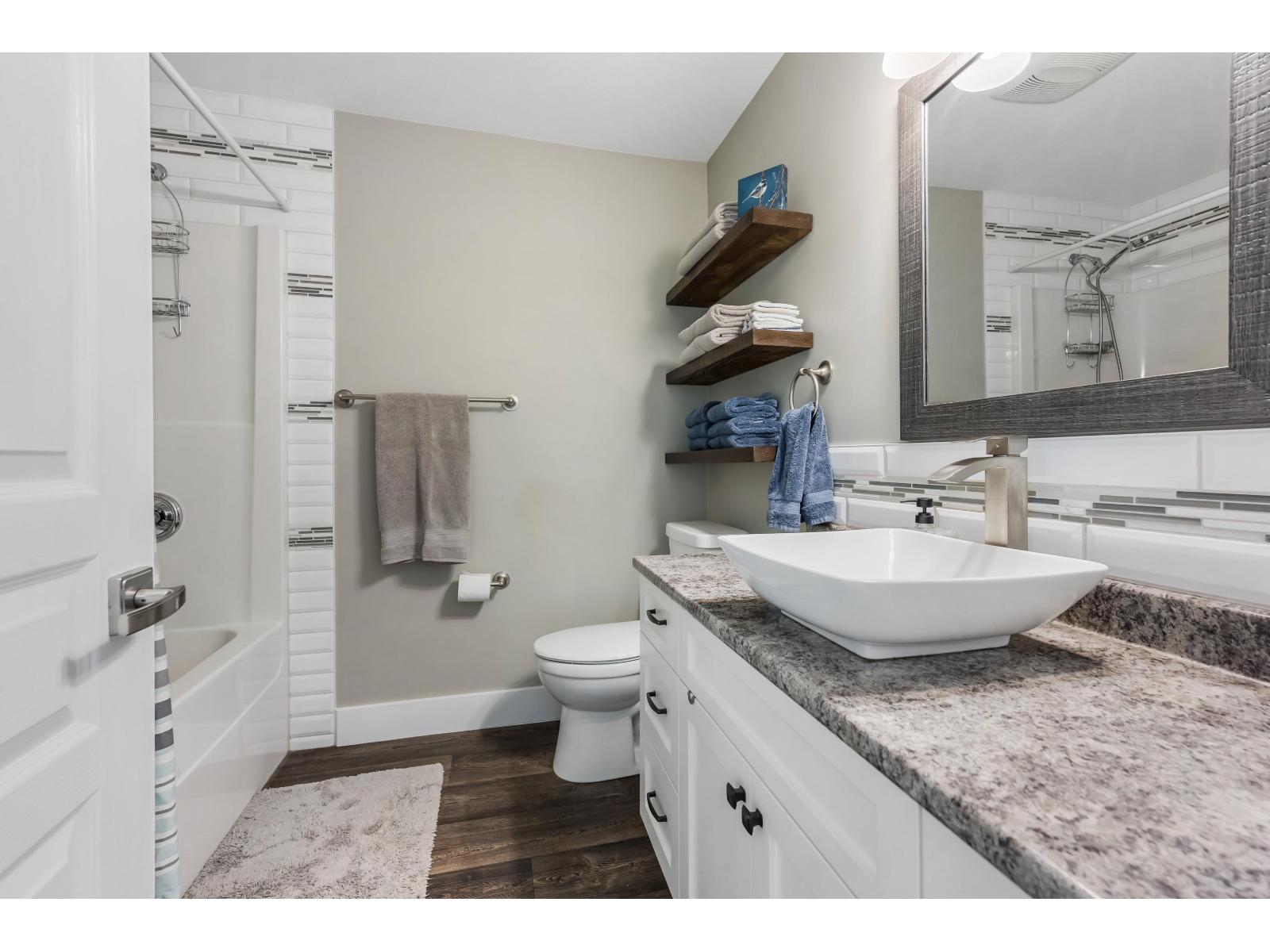 6352 GOLF ROAD, Agassiz