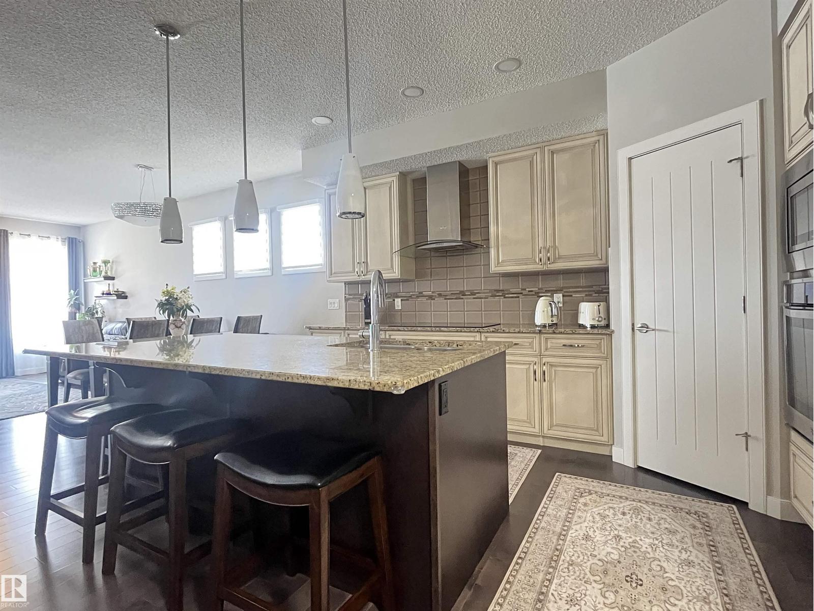 8504 216 ST NW - 7